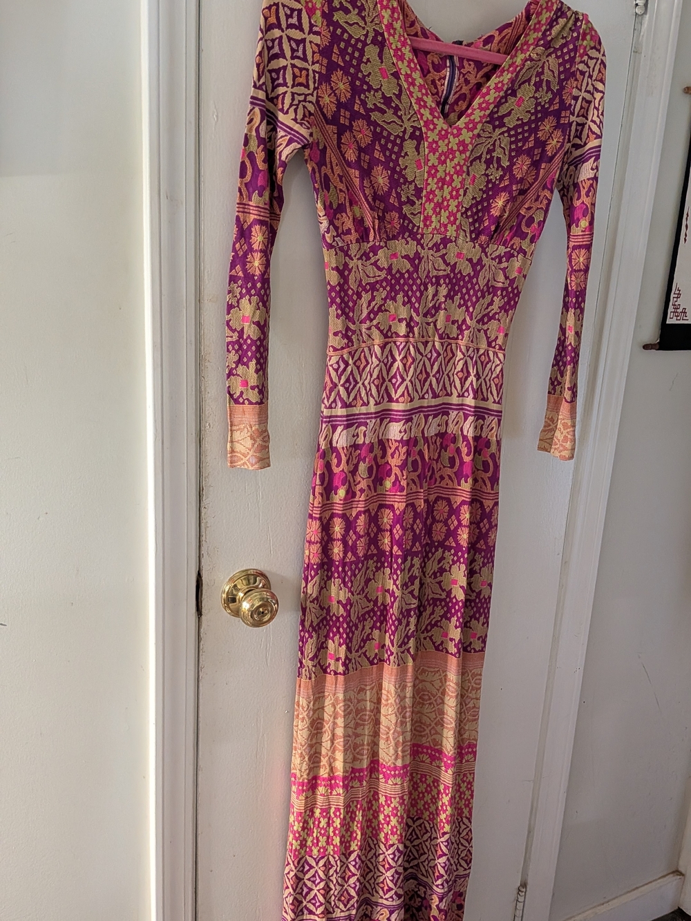 Source Unknown Pink and Gold Patterned Long Sleeve Maxi Dress